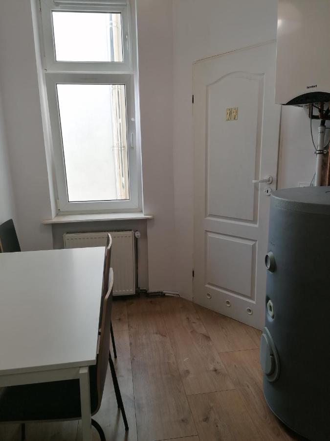Hostel Tulip - Pokoj 5 Ze Wspolna Lazienka I Kuchnia Щецин Экстерьер фото