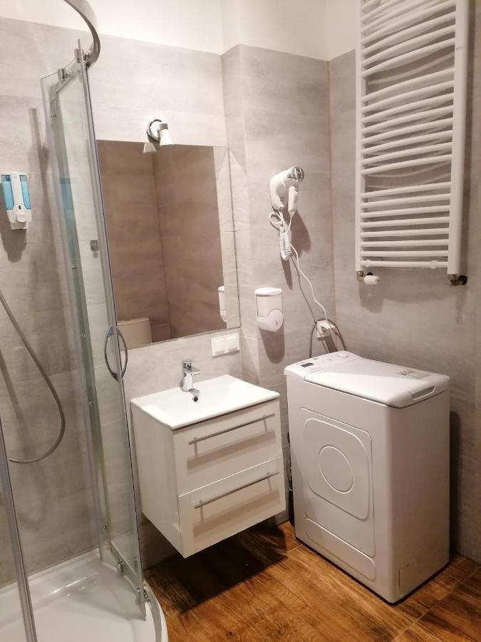 Hostel Tulip - Pokoj 5 Ze Wspolna Lazienka I Kuchnia Щецин Экстерьер фото