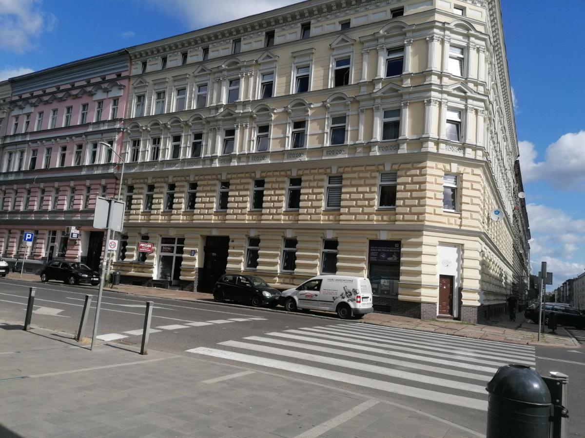Hostel Tulip - Pokoj 5 Ze Wspolna Lazienka I Kuchnia Щецин Экстерьер фото