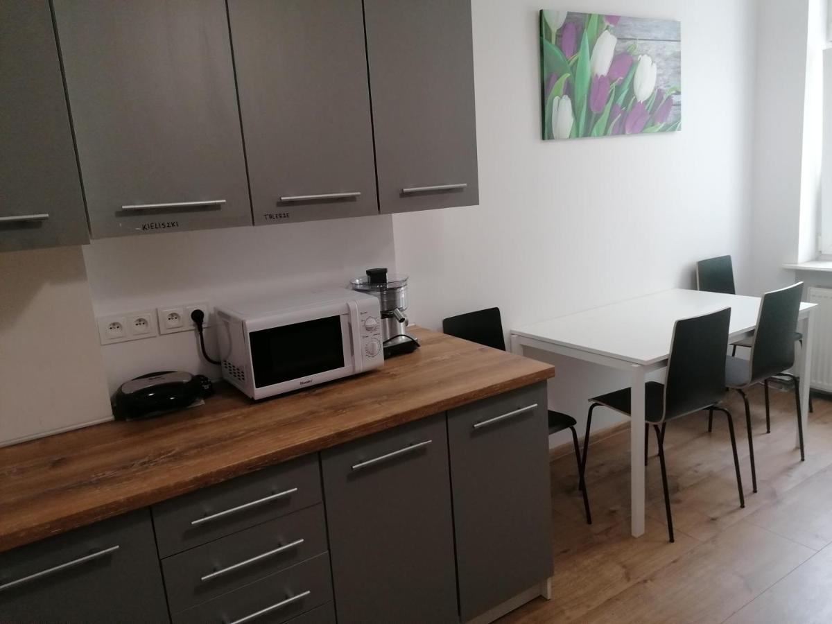 Hostel Tulip - Pokoj 5 Ze Wspolna Lazienka I Kuchnia Щецин Экстерьер фото
