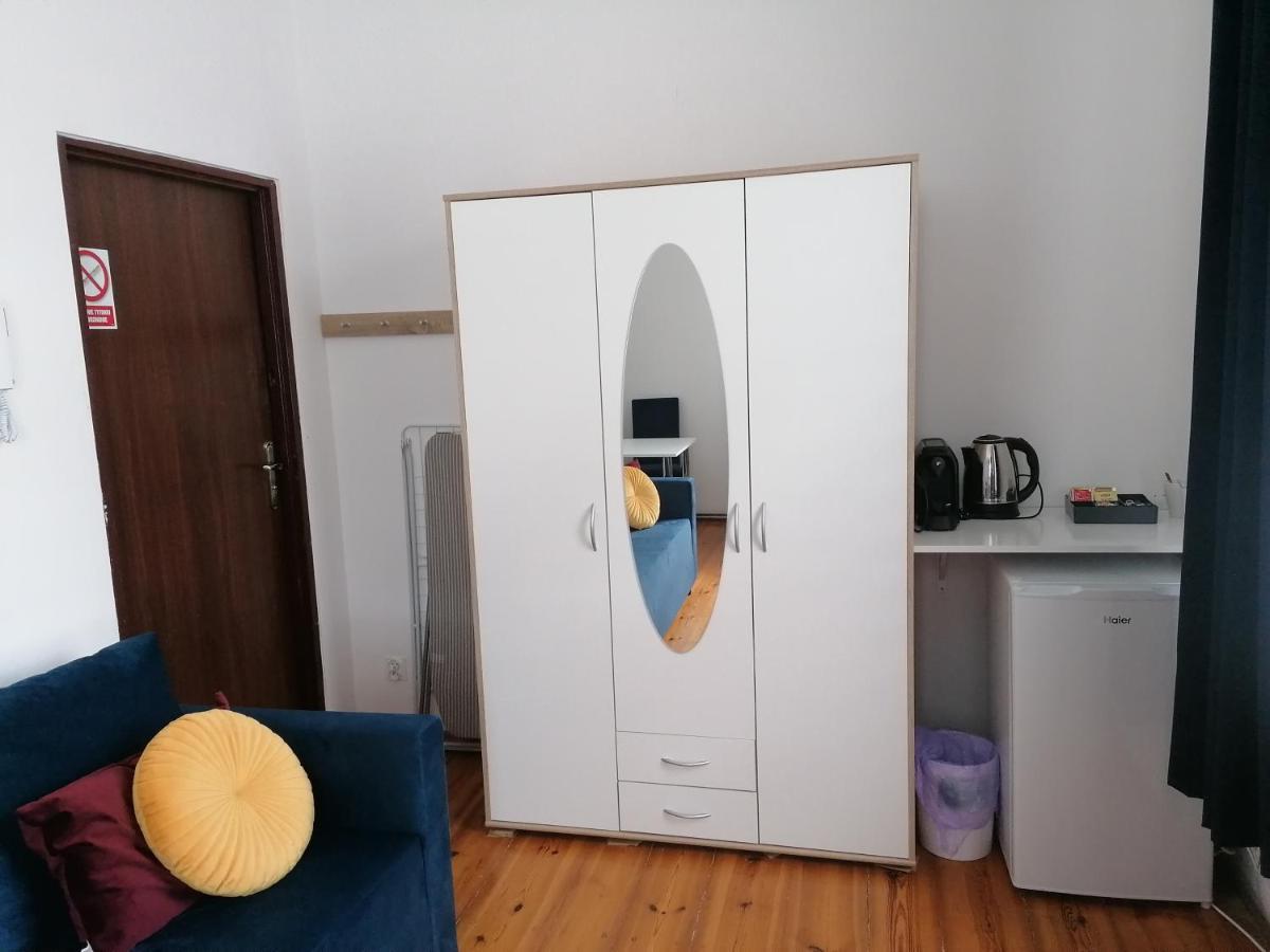 Hostel Tulip - Pokoj 5 Ze Wspolna Lazienka I Kuchnia Щецин Экстерьер фото