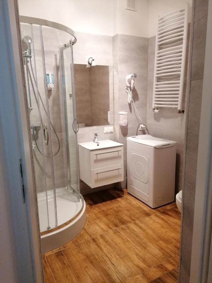 Hostel Tulip - Pokoj 5 Ze Wspolna Lazienka I Kuchnia Щецин Экстерьер фото